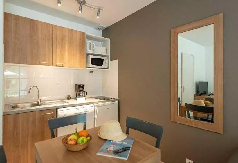 호스텔 Terres De France Le Domaine Du Golf