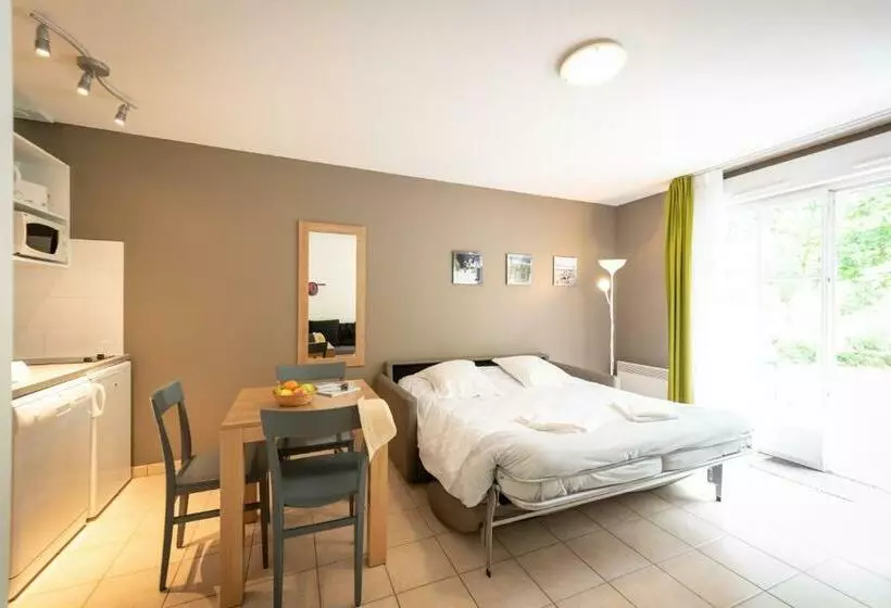 호스텔 Terres De France Le Domaine Du Golf