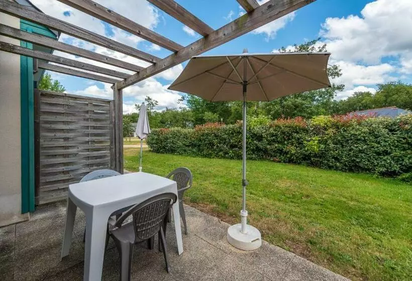 호스텔 Terres De France Le Domaine Du Golf