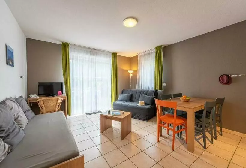 호스텔 Terres De France Le Domaine Du Golf