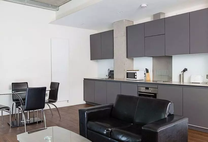 ホテル Access Apartments City