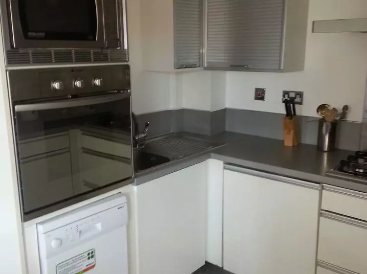 ホテル Access Apartments City