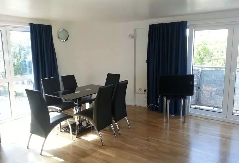 ホテル Access Apartments City