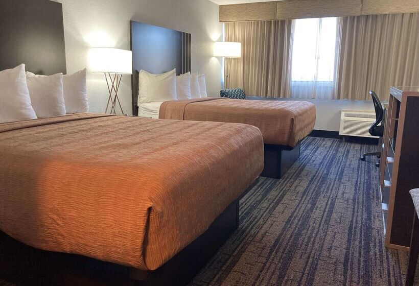 בית מלון כפרי Best Western Plus Reading Inn & Suites