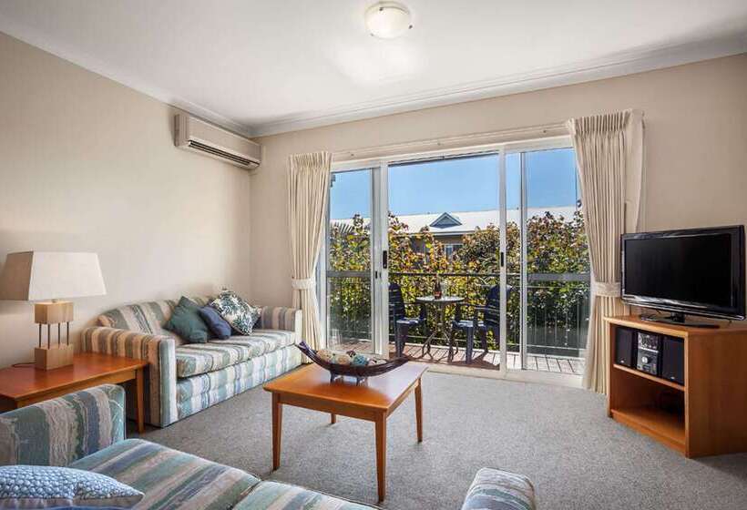 בית מלון כפרי C Mandurah Apartment Resort