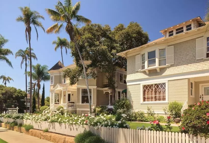 酒店 Cheshire Cat Inn & Cottages