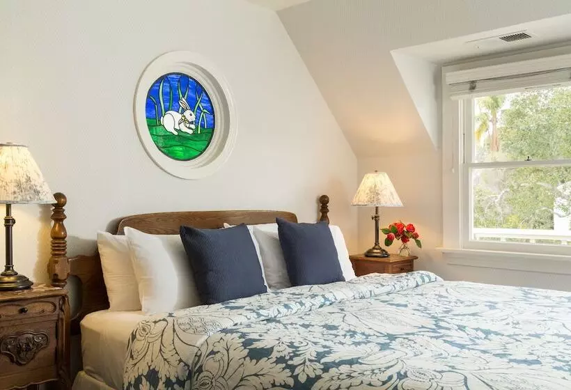 酒店 Cheshire Cat Inn & Cottages