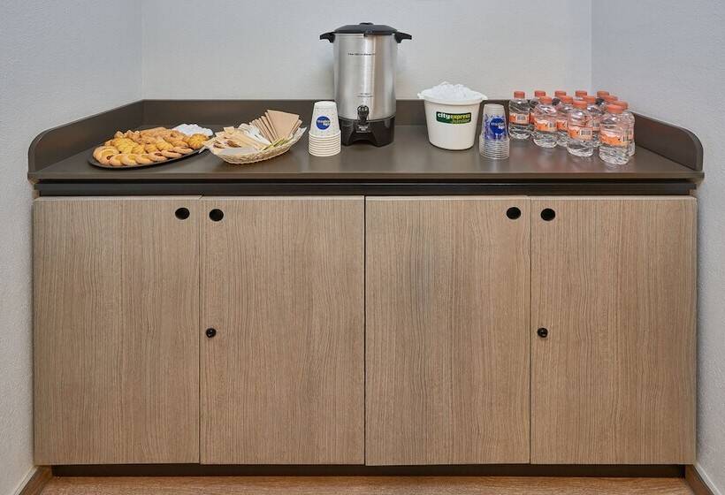 ホテル City Express Junior By Marriott Mexicali