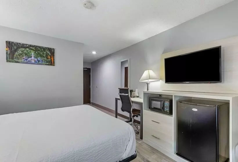 酒店 Days Inn By Wyndham Savannah Gateway I95