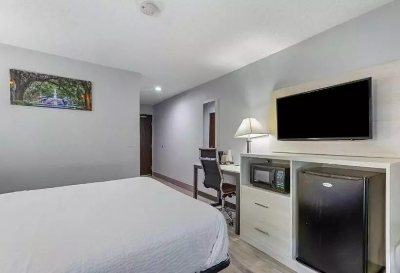 酒店 Days Inn By Wyndham Savannah Gateway I95