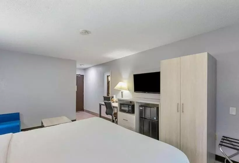 酒店 Days Inn By Wyndham Savannah Gateway I95