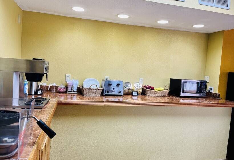 酒店 Econo Lodge Del Rio