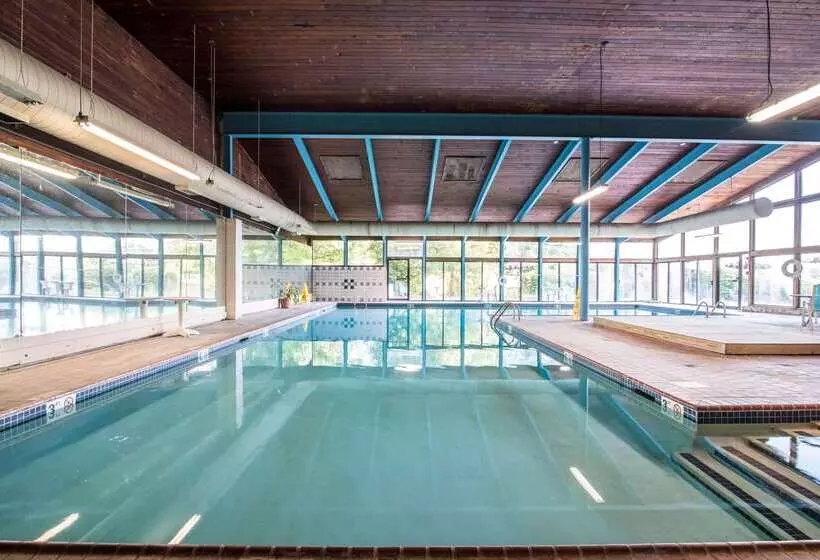 酒店 Econo Lodge Inn & Suites