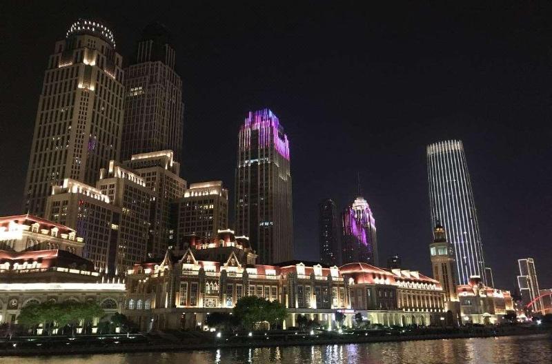 酒店 First Business