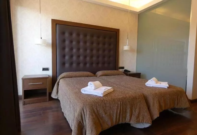 Hotel Fuente Del Miro