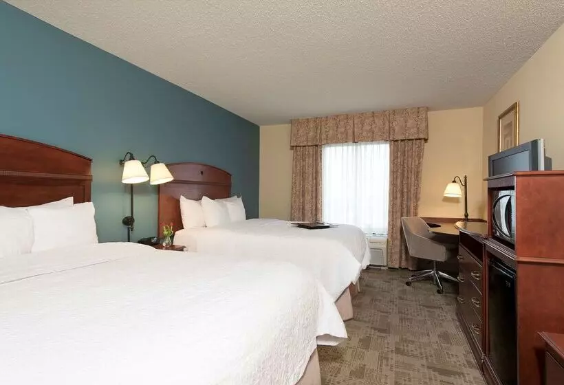 Отель Hampton Inn & Suites Bloomingtonnormal