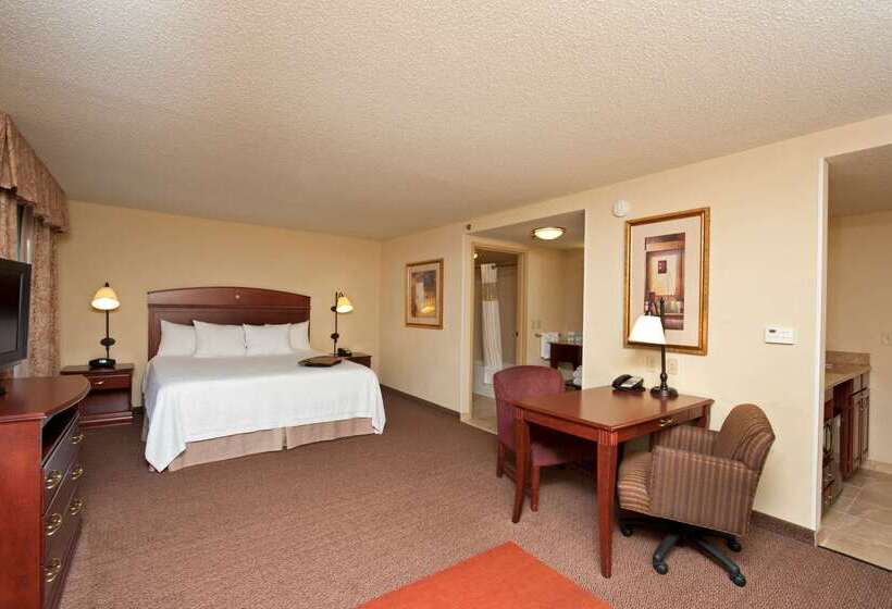 Отель Hampton Inn & Suites Bloomingtonnormal