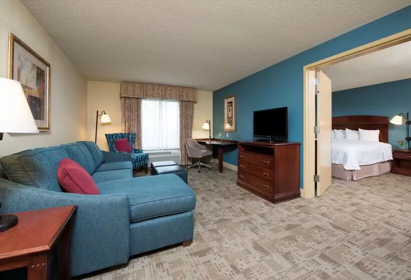 Отель Hampton Inn & Suites Bloomingtonnormal