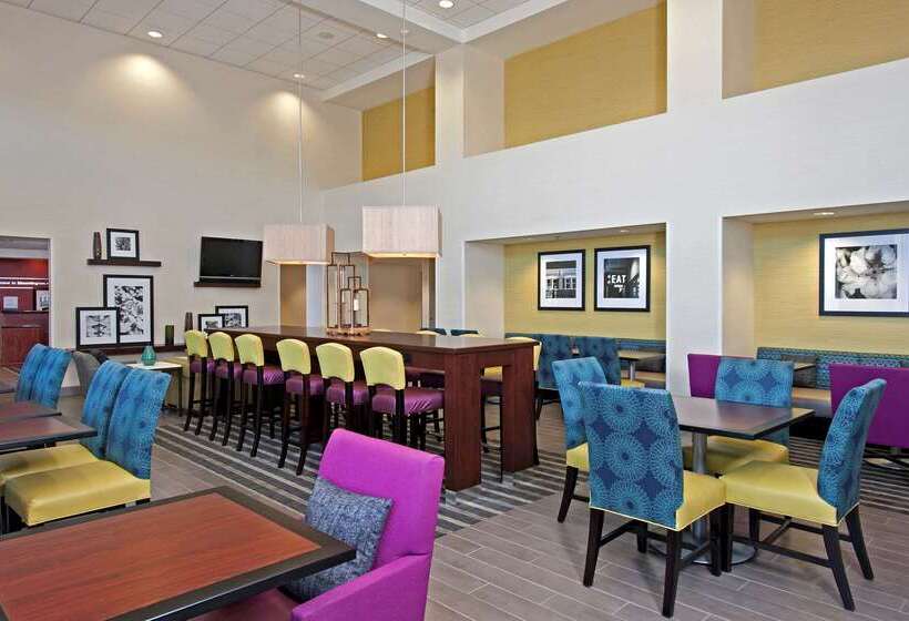 Отель Hampton Inn & Suites Bloomingtonnormal