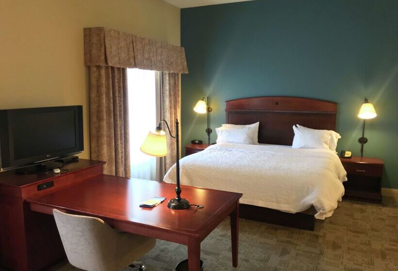 Отель Hampton Inn & Suites Bloomingtonnormal