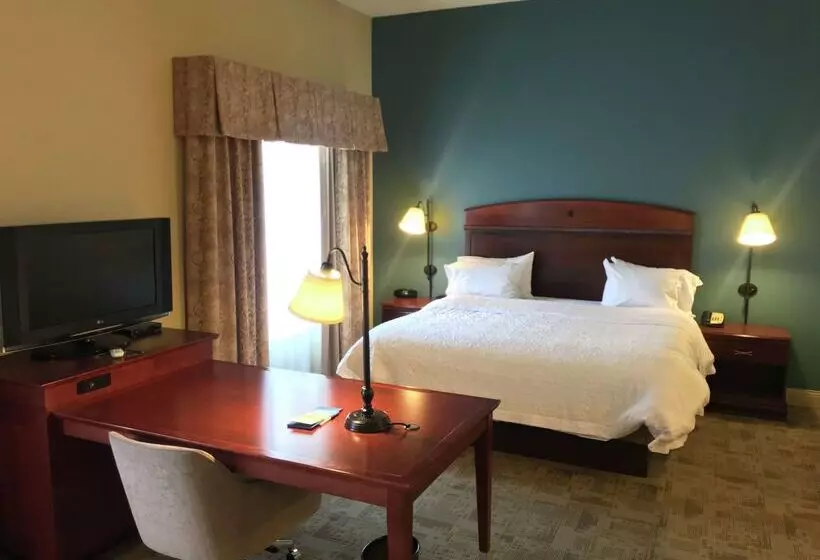 Отель Hampton Inn & Suites Bloomingtonnormal