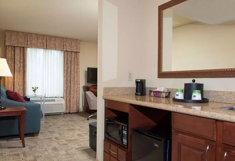 Отель Hampton Inn & Suites Bloomingtonnormal