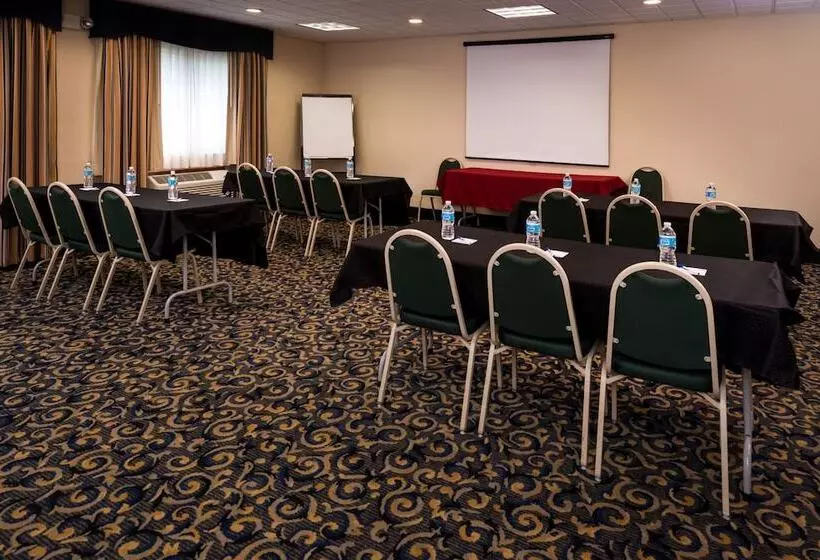 Holiday Inn Express Hotel & Suites Bucyrus, An Ihg