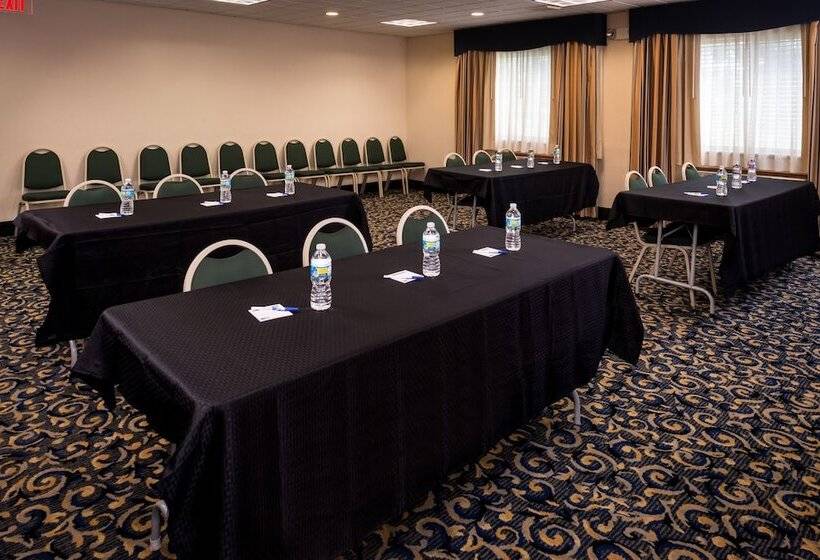 Holiday Inn Express Hotel & Suites Bucyrus, An Ihg