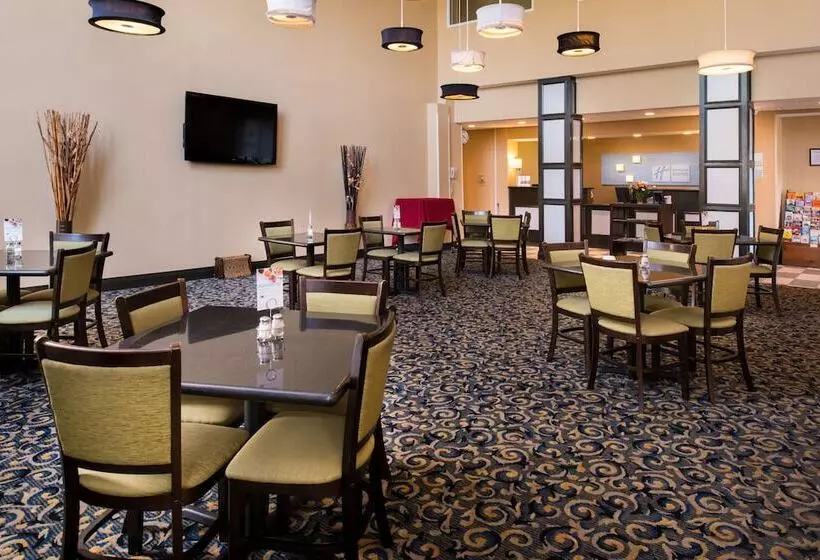 Holiday Inn Express Hotel & Suites Bucyrus, An Ihg