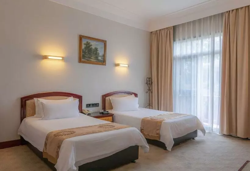 Hotelli Marine Garden