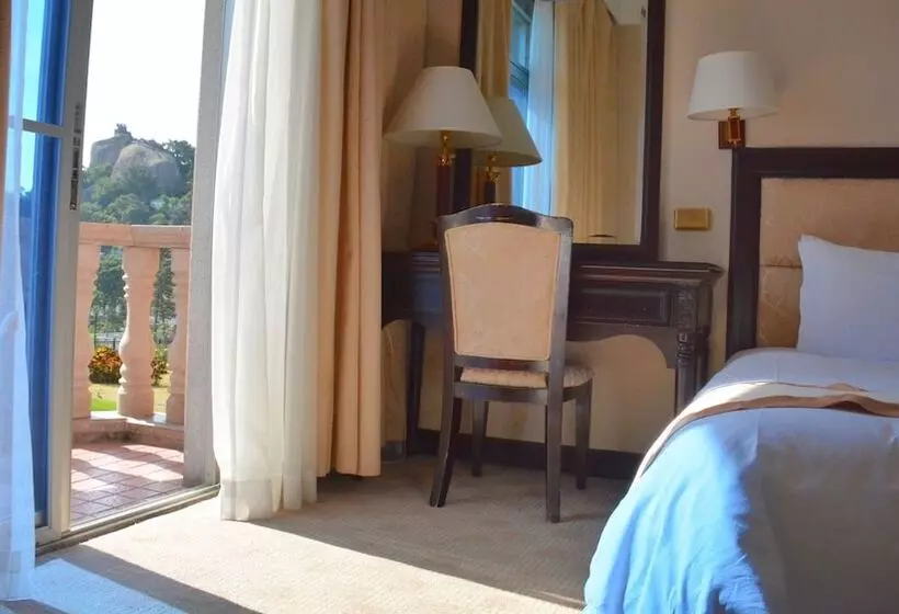 Hotelli Marine Garden