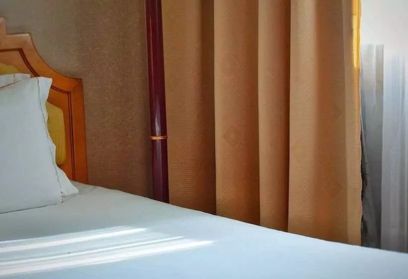 Hotelli Marine Garden