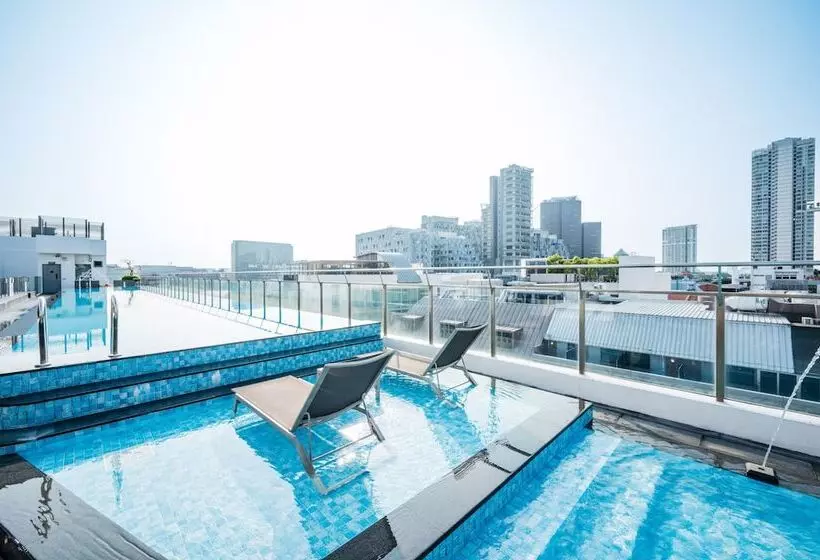 هتل Mercure Singapore Tyrwhitt