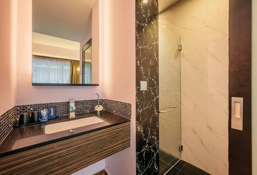 هتل Mercure Singapore Tyrwhitt