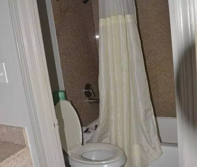 Hotelli My Home & Suites Covington