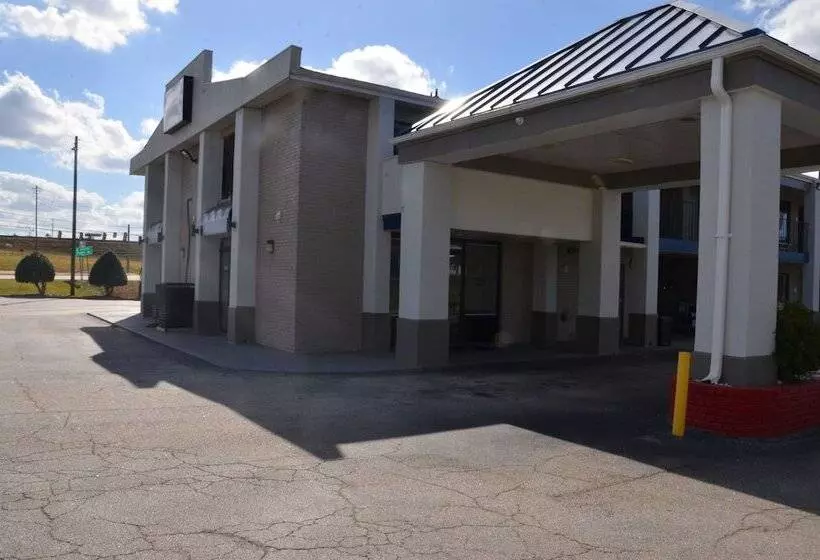 Hotelli My Home & Suites Covington