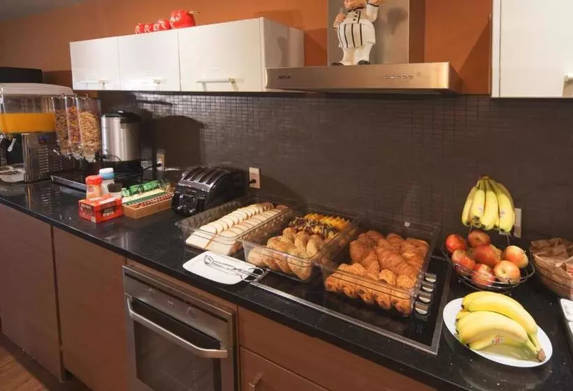 Hotel Nuvo Suites For Residence