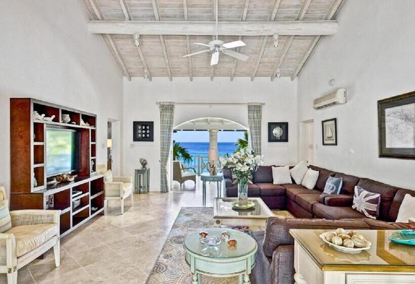 هتل Port St. Charles