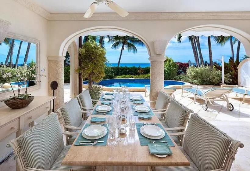 هتل Port St. Charles