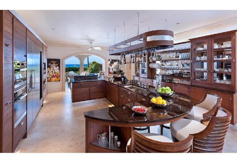 هتل Port St. Charles