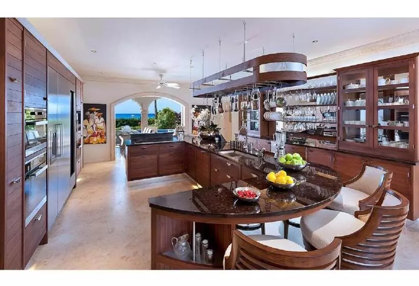 هتل Port St. Charles