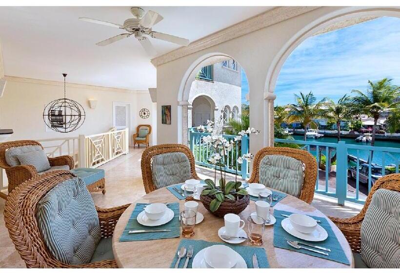 هتل Port St. Charles