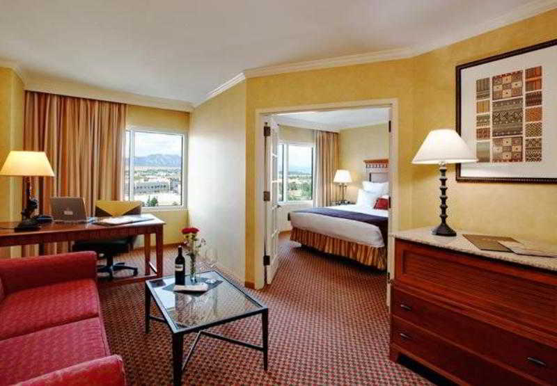 Otel Renaissance Boulder Flatiron