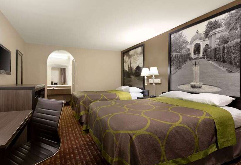 酒店 Super 8 By Wyndham Lake Charles Northeast