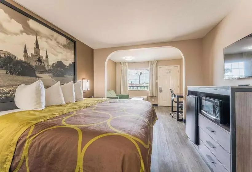 Отель Super 8 By Wyndham Lake Charles Northeast
