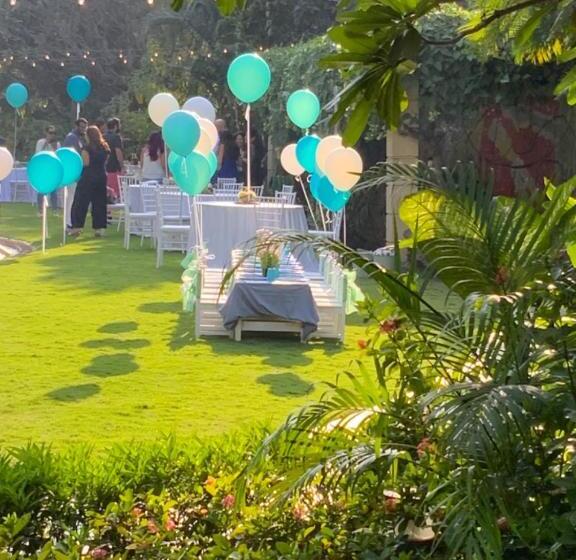 Hotel Taj Wellington Mews