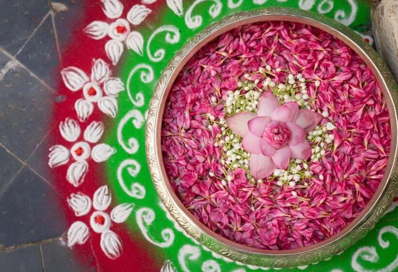 Hotel Taj Wellington Mews