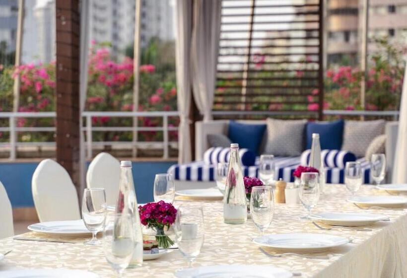 Hotel Taj Wellington Mews