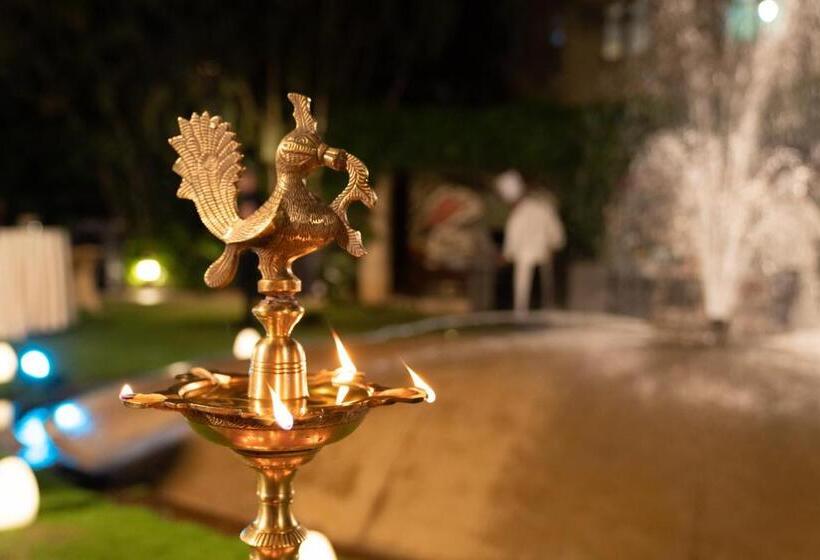 Hotel Taj Wellington Mews