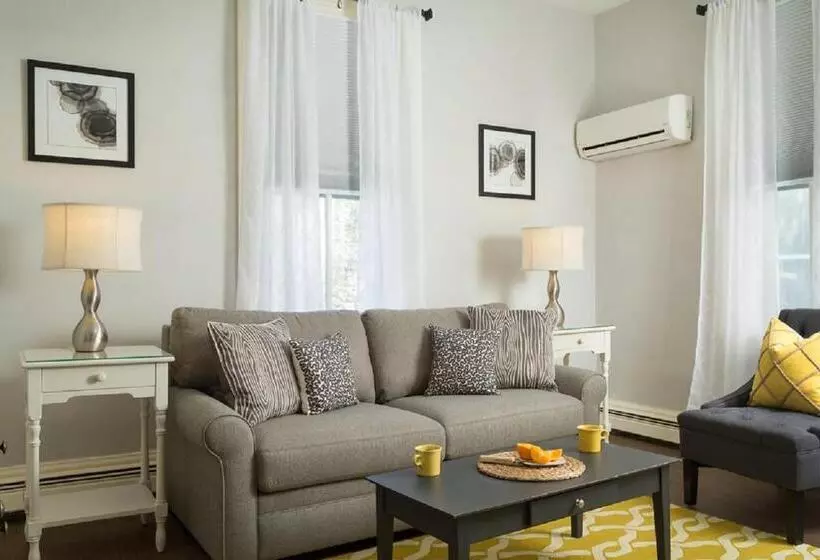 ホテル The Carroll Villa